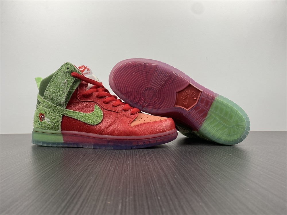 Nike SB Dunk High “Strawberry Cough" CW7093-600
