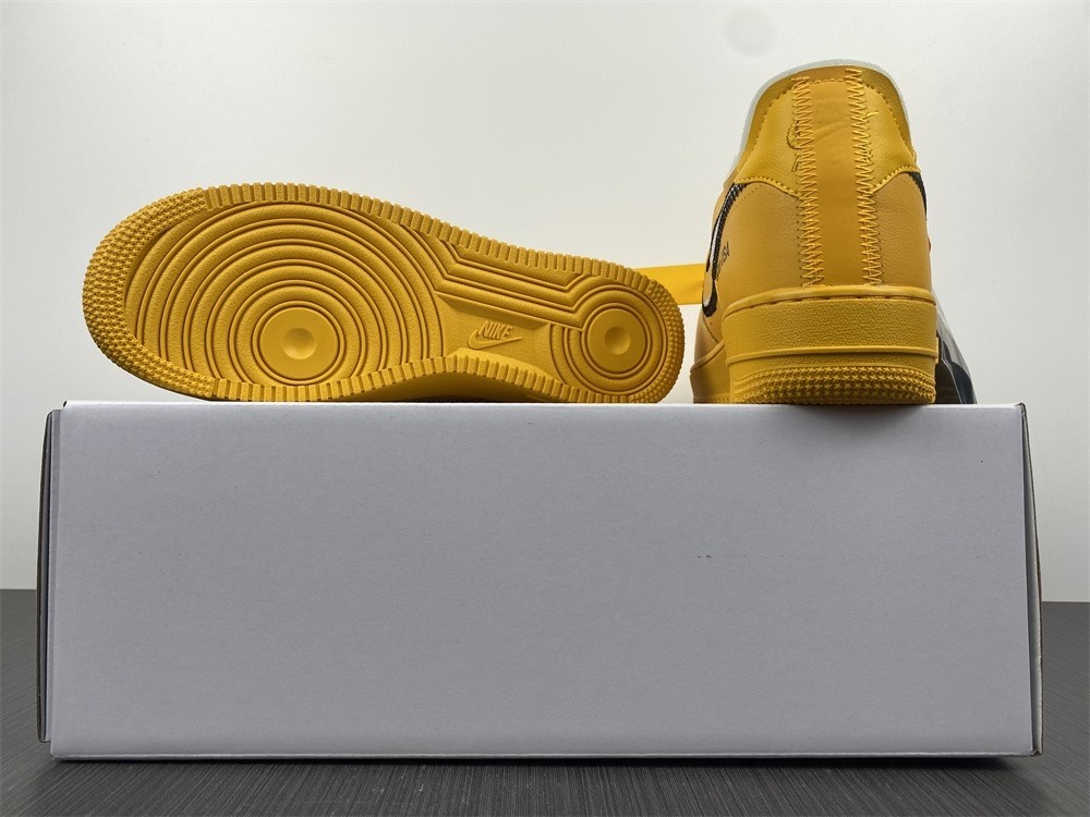 Off-White x Nike Air Force 1 Low “University Gold” DD1876-700
