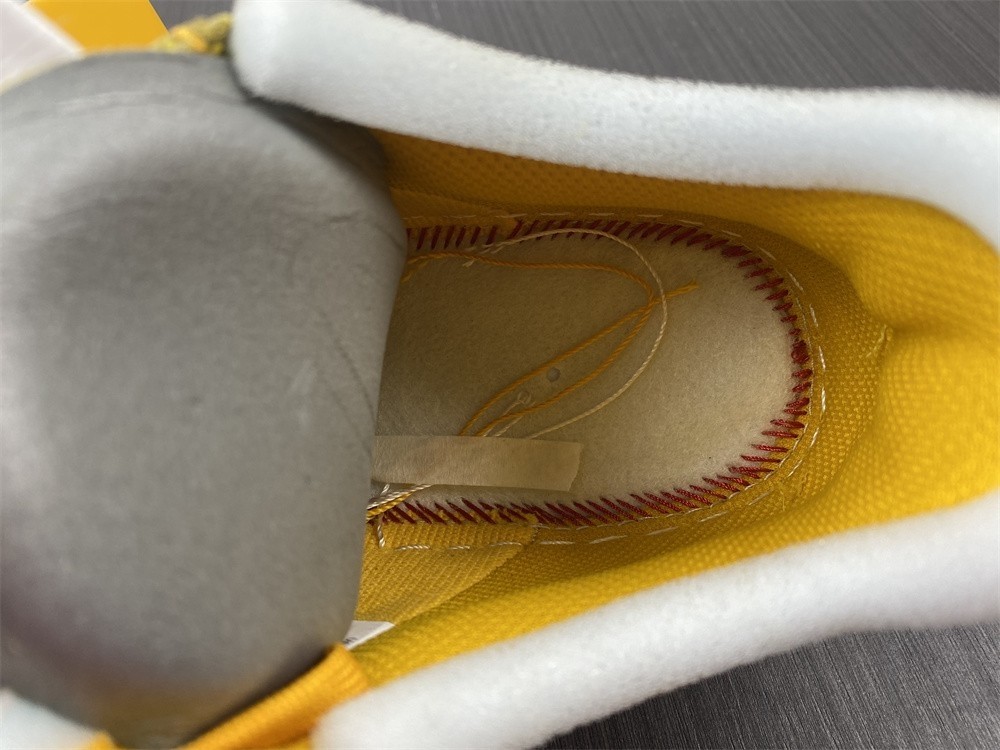 Off-White x Nike Air Force 1 Low “University Gold” DD1876-700