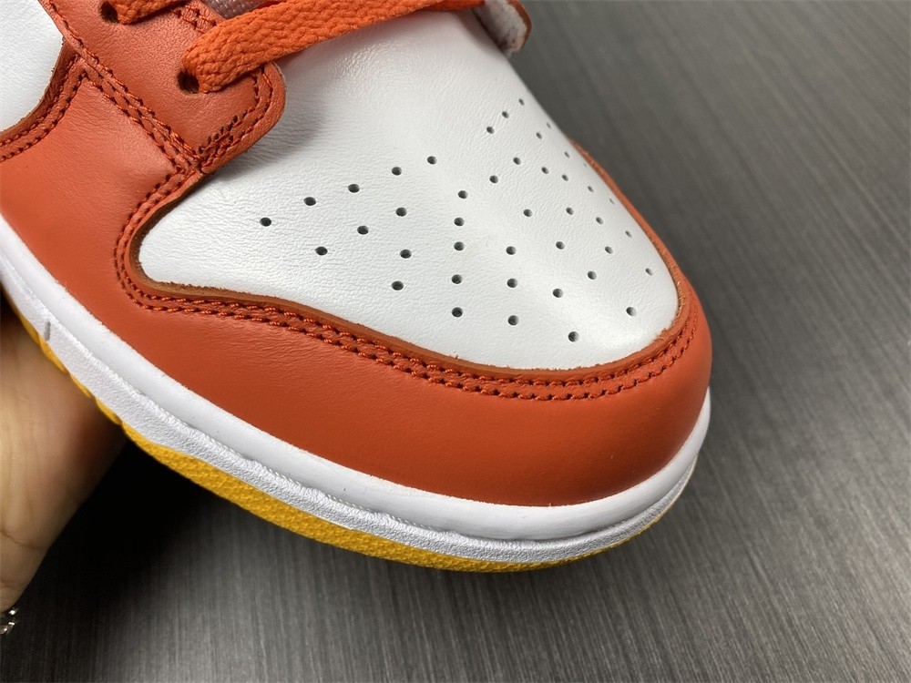 Nike Dunk Low University Gold (W) - DQ4690-800
