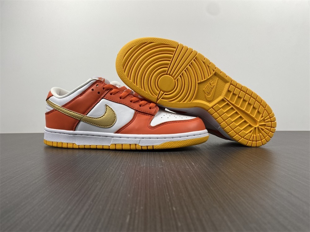 Nike Dunk Low University Gold (W) - DQ4690-800