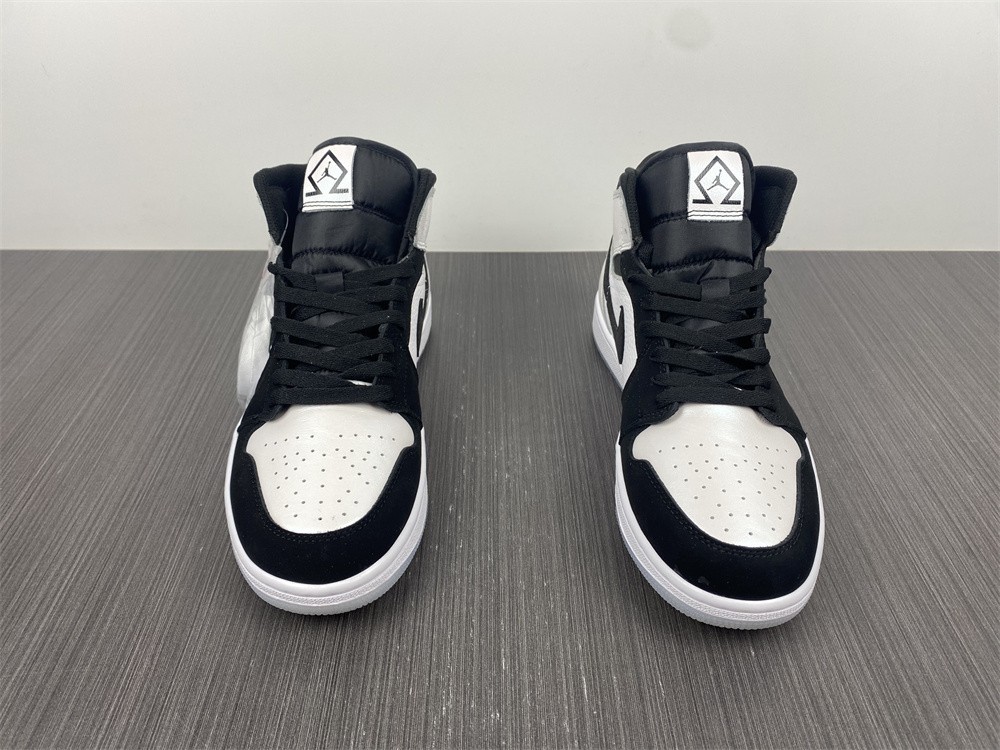 Air Jordan 1 Mid White Black Diamond DH6933-100