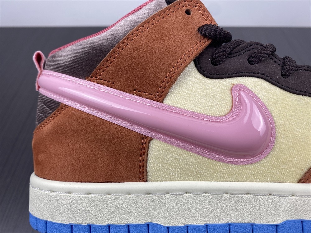 Social Status x Nk SB Dunk Mid DJ1173-700