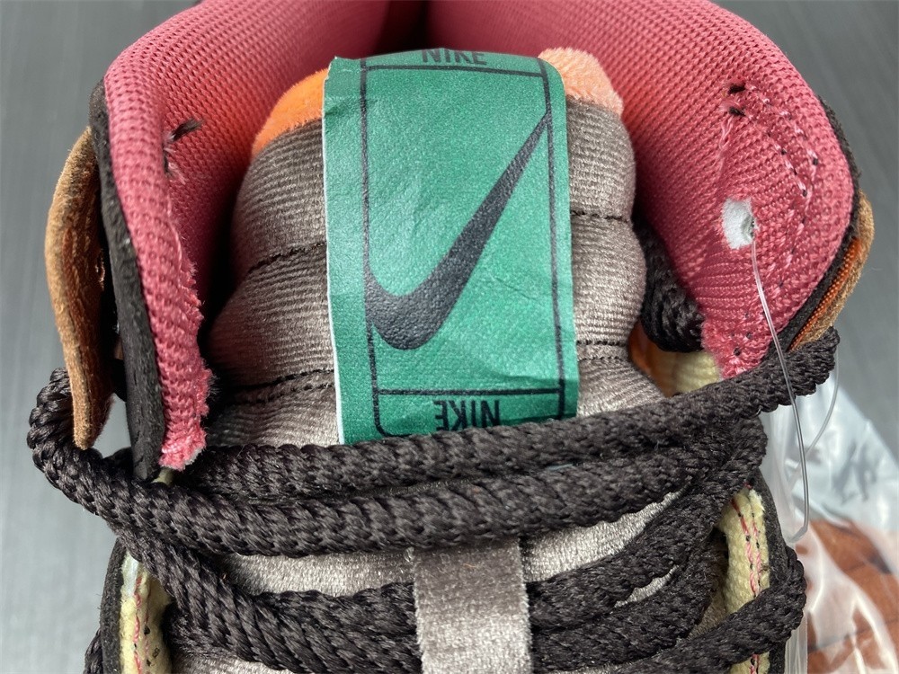 Social Status x Nk SB Dunk Mid DJ1173-700