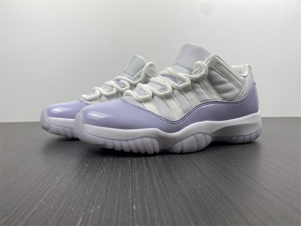 Air Jordan 11 Low WMNS PURE VIOLET AH7860-101