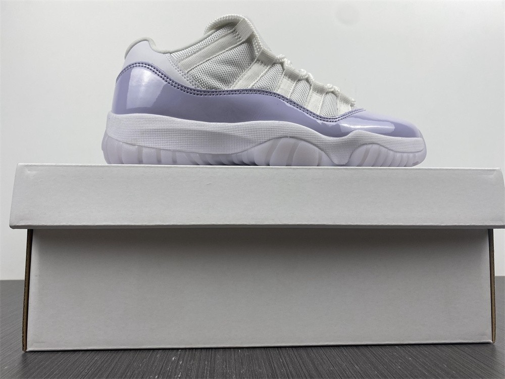 Air Jordan 11 Low WMNS PURE VIOLET AH7860-101