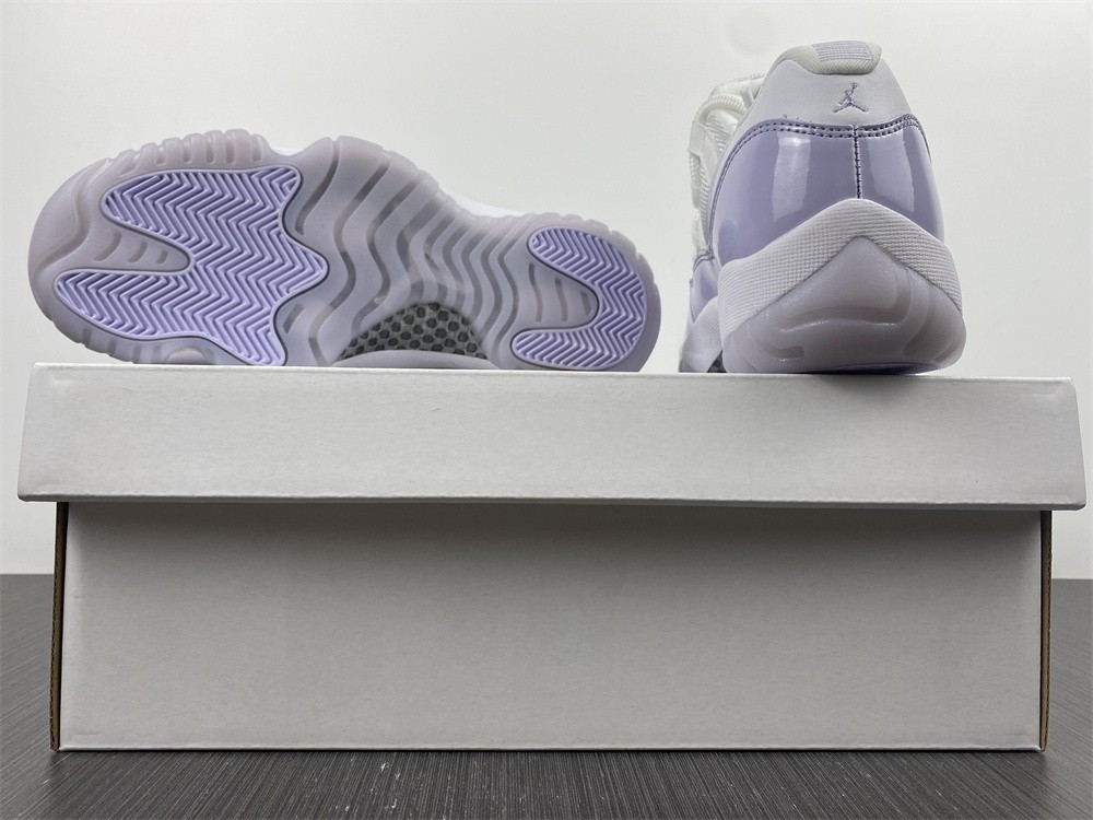 Air Jordan 11 Low WMNS PURE VIOLET AH7860-101