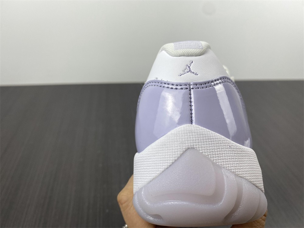 Air Jordan 11 Low WMNS PURE VIOLET AH7860-101