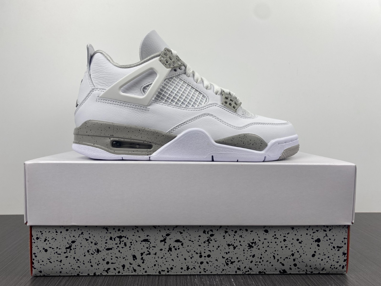 Air Jordan 4 Retro