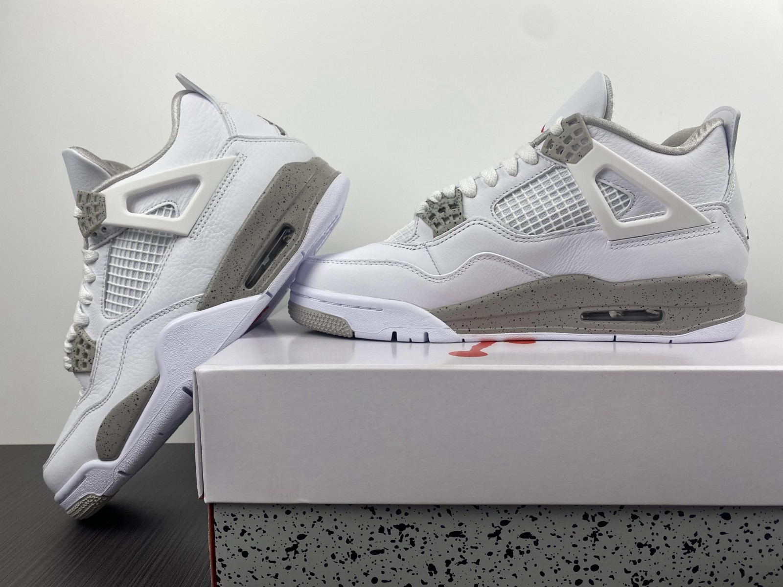 Air Jordan 4 Retro