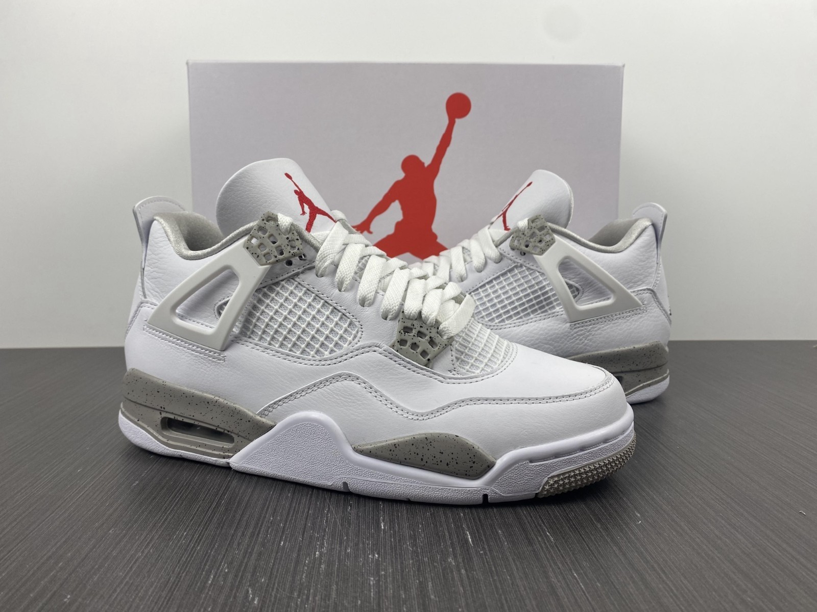 Air Jordan 4 Retro