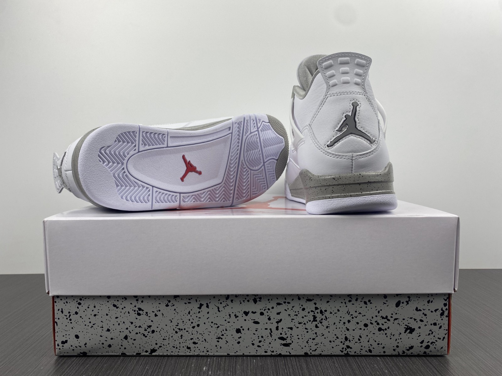 Air Jordan 4 Retro
