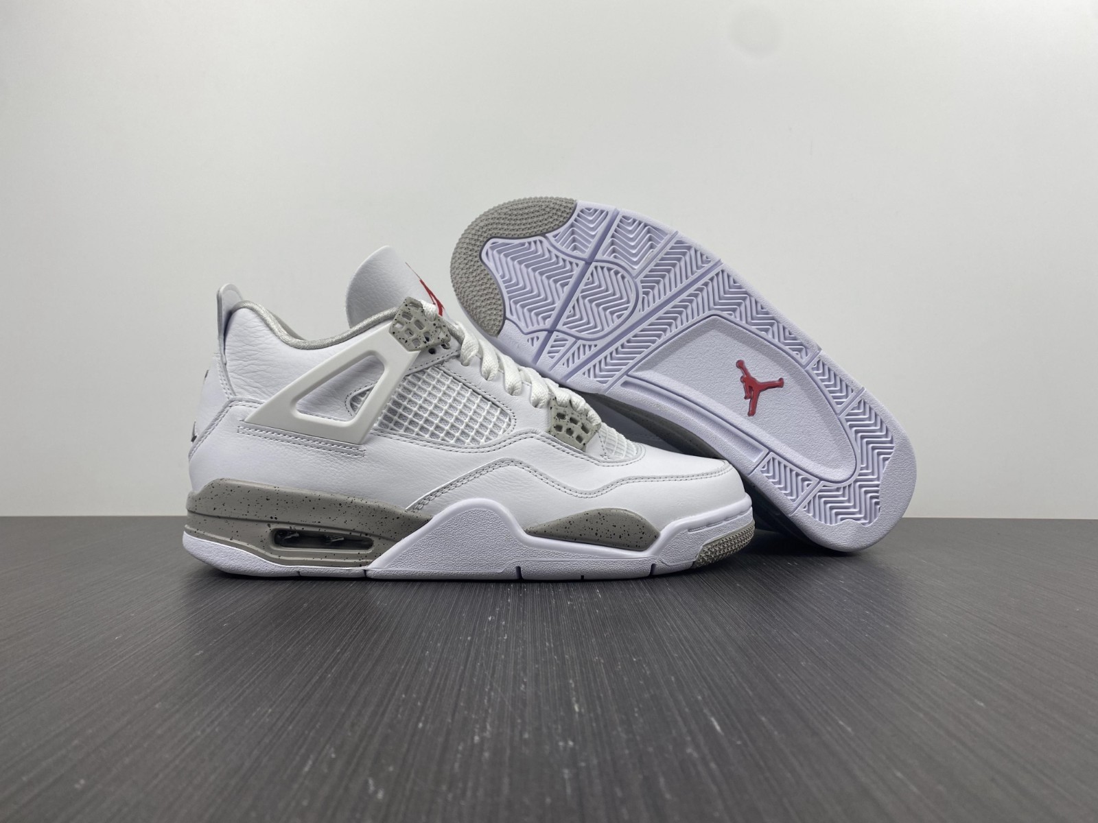 Air Jordan 4 Retro