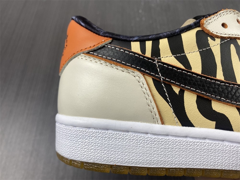 Air Jordan 1 Low OG Year of the Tiger - DH6932-100