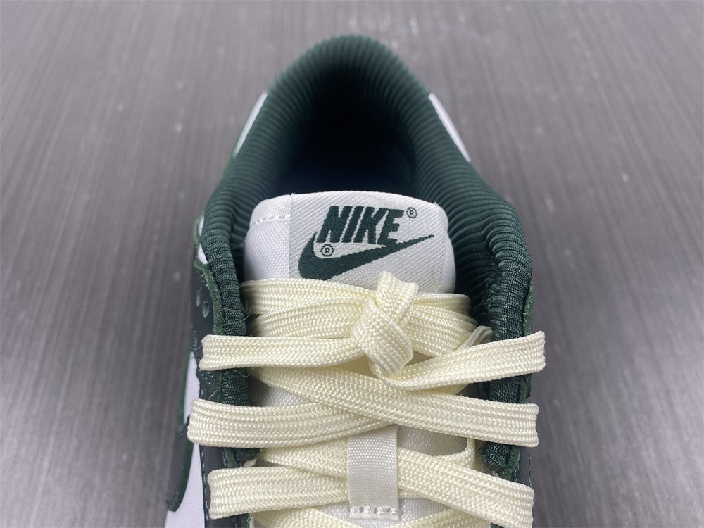 Nike Dunk Low Vintage Green (W) - DQ8580-100