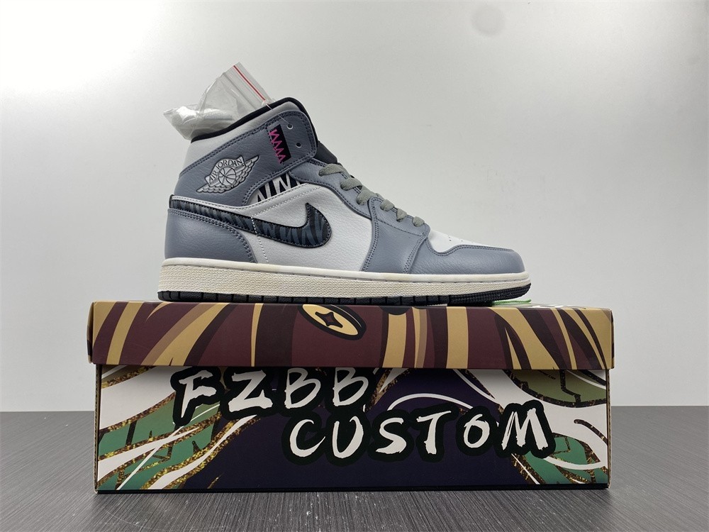 Air Jordan 1 Mid University Gold - 554724-170