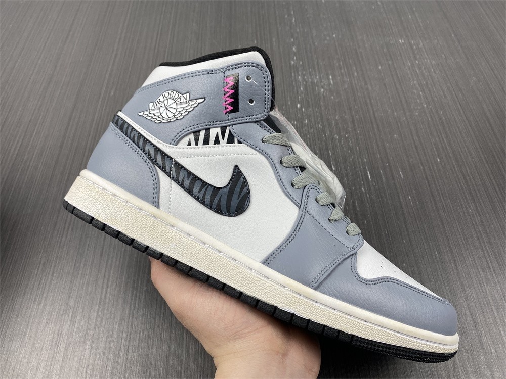 Air Jordan 1 Mid University Gold - 554724-170