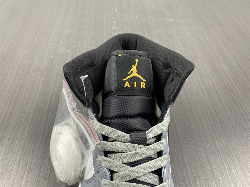 Air Jordan 1 Mid University Gold - 554724-170