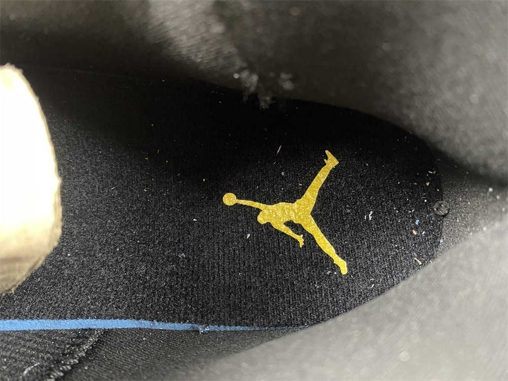 Air Jordan 1 Mid University Gold - 554724-170