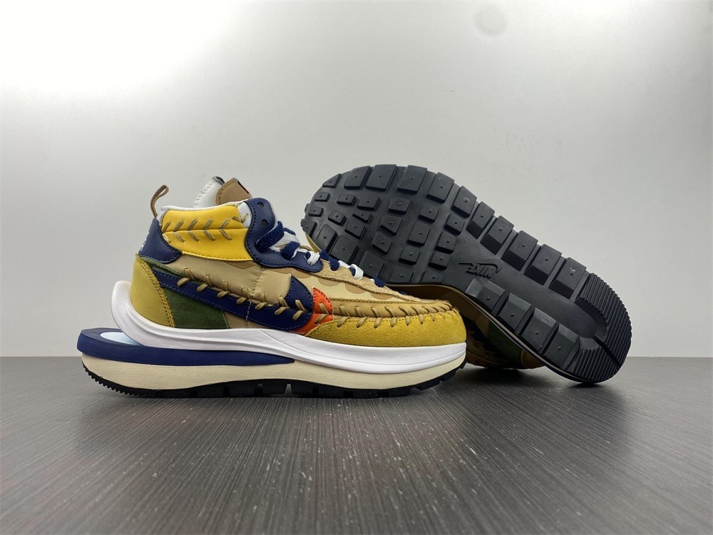 Nike Sacai x Jean Paul Gaultier x Nike VaporWaffle DH9186-200