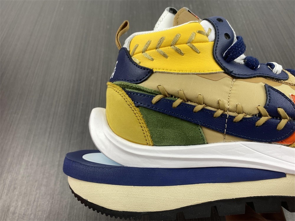 Nike Sacai x Jean Paul Gaultier x Nike VaporWaffle DH9186-200