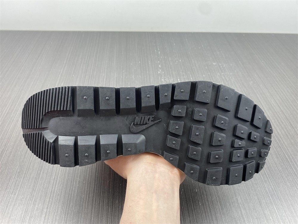Nike Sacai x Jean Paul Gaultier x Nike VaporWaffle DH9186-200