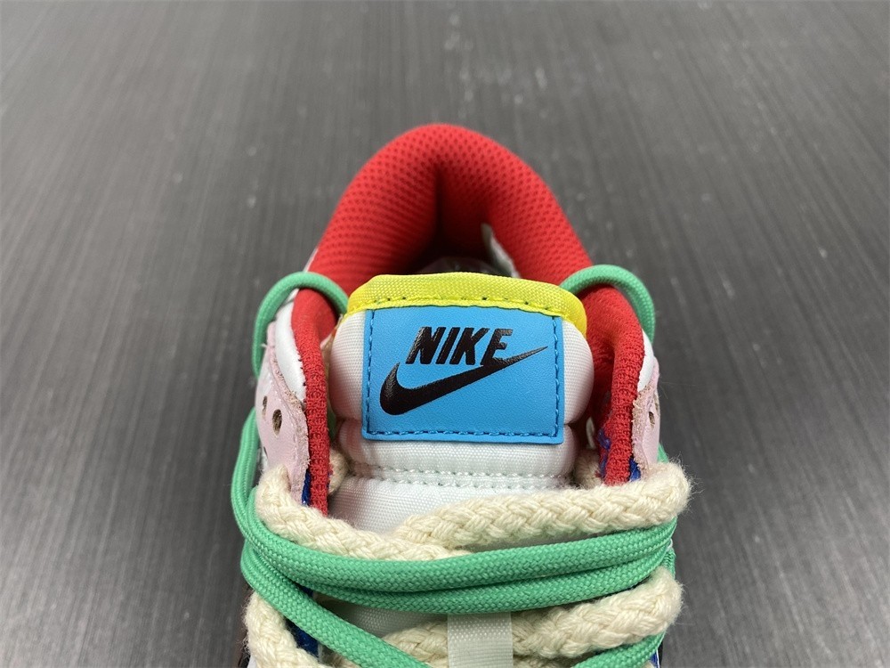 Nike Dunk Low SE FREE 99 CT2496-100