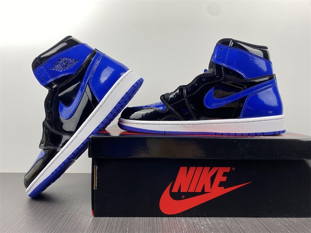 Air Jordan 1 Retro High OG 555088-404