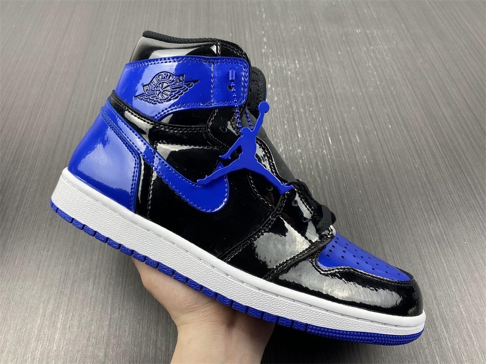 Air Jordan 1 Retro High OG 555088-404