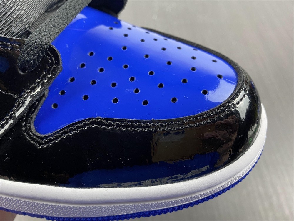 Air Jordan 1 Retro High OG 555088-404