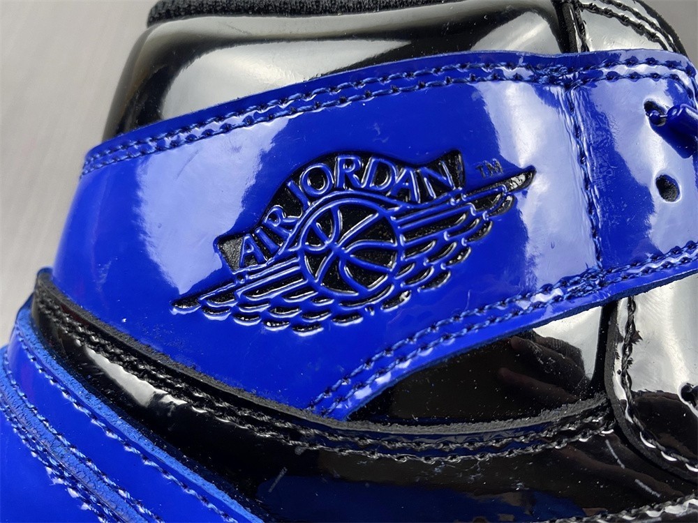 Air Jordan 1 Retro High OG 555088-404