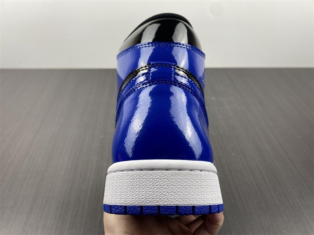 Air Jordan 1 Retro High OG 555088-404
