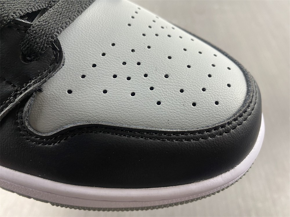 Air Jordan 1 Mid WMNS "Black/Grey" BQ6472-007