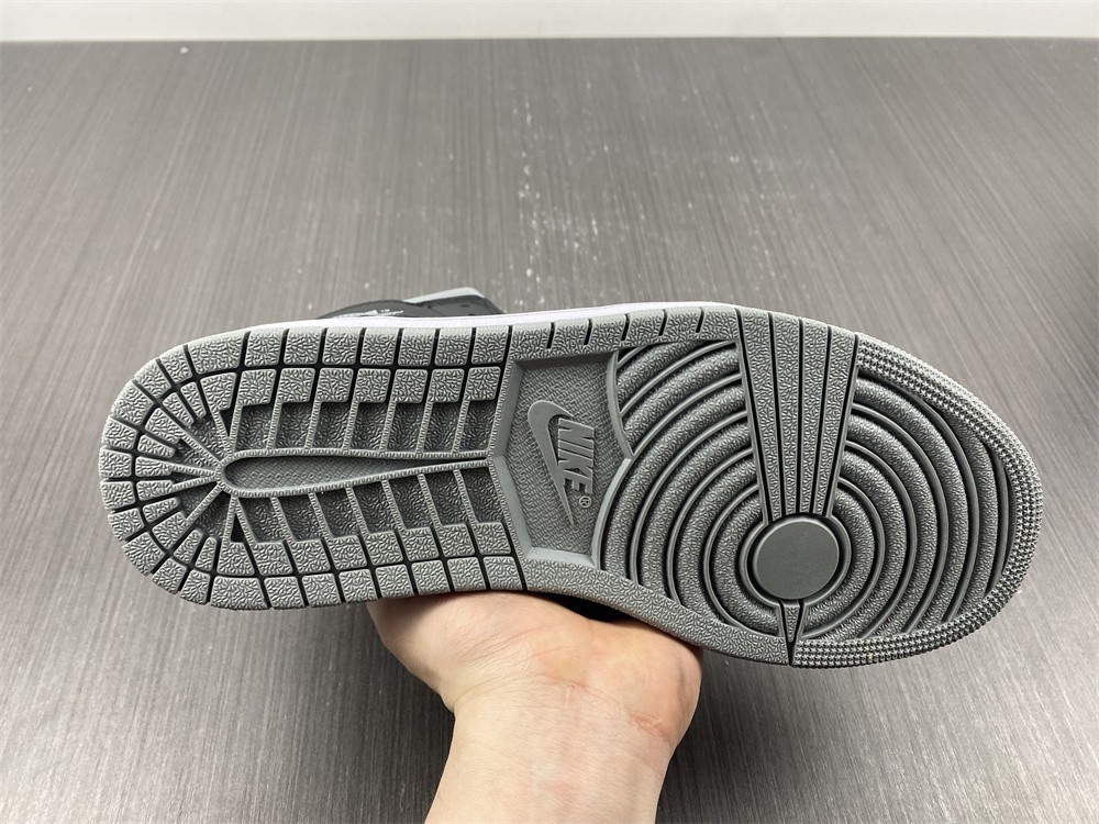 Air Jordan 1 Mid WMNS "Black/Grey" BQ6472-007