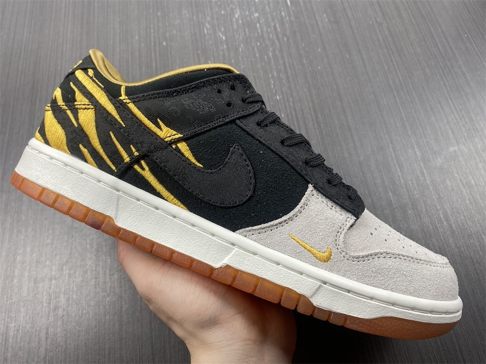 Nike Dunk Low CNY Year of the Tiger (GS) DQ5351-001