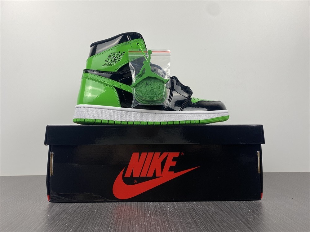 Air Jordan 1 Retro OG - 555088-030