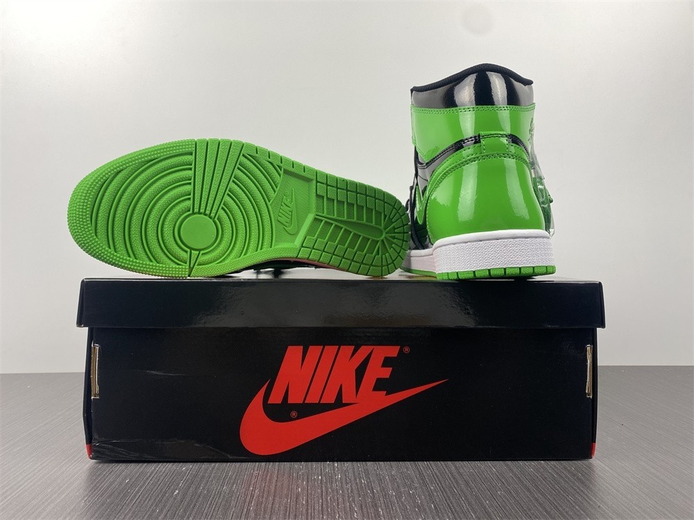 Air Jordan 1 Retro OG - 555088-030
