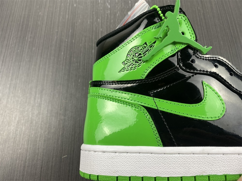 Air Jordan 1 Retro OG - 555088-030