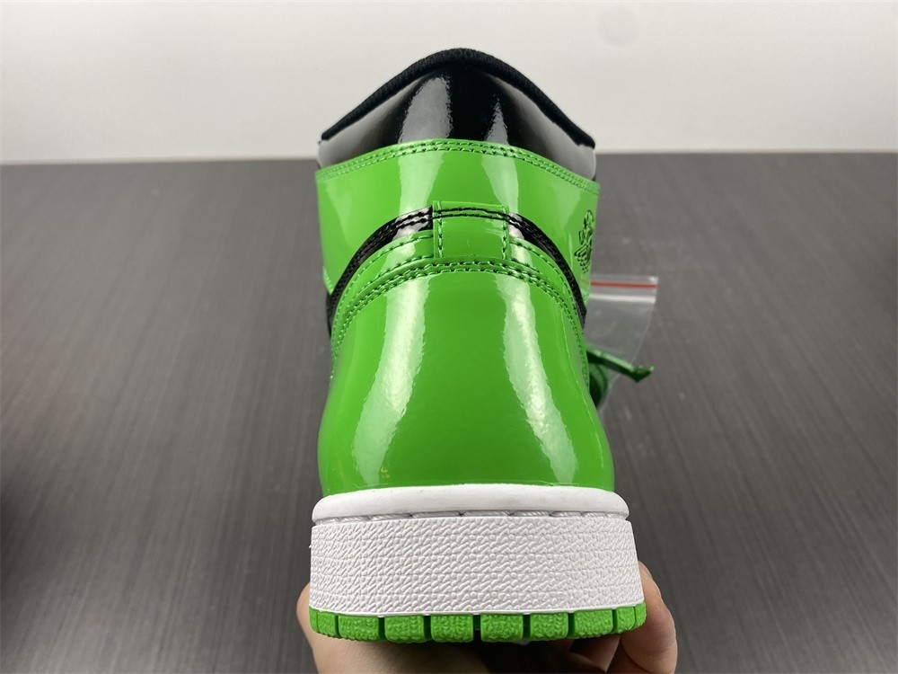 Air Jordan 1 Retro OG - 555088-030
