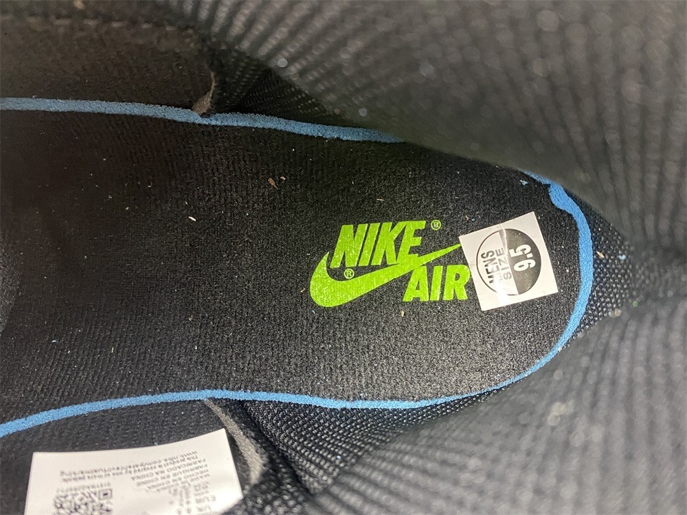 Air Jordan 1 Retro OG - 555088-030