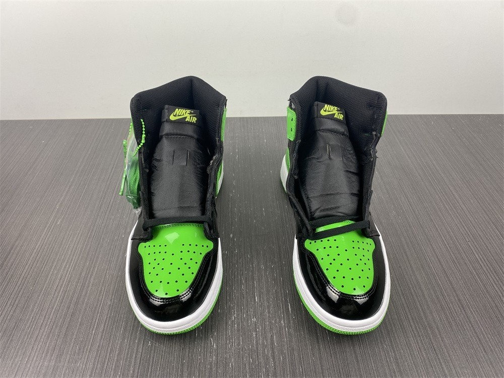 Air Jordan 1 Retro OG - 555088-030