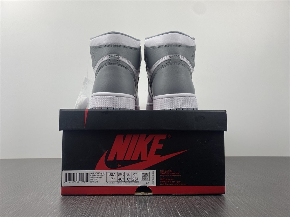 Air Jordan 1 High OG "Stealth" 555088-037