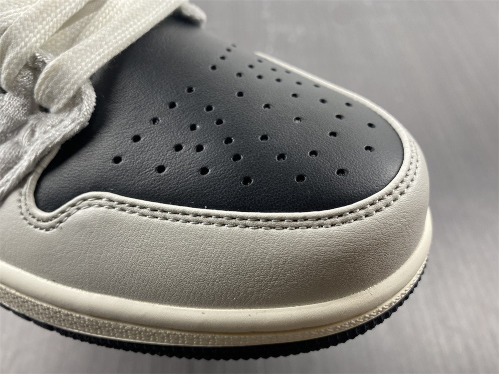 Air Jordan 1 Low Beaded Swoosh DV1762-001