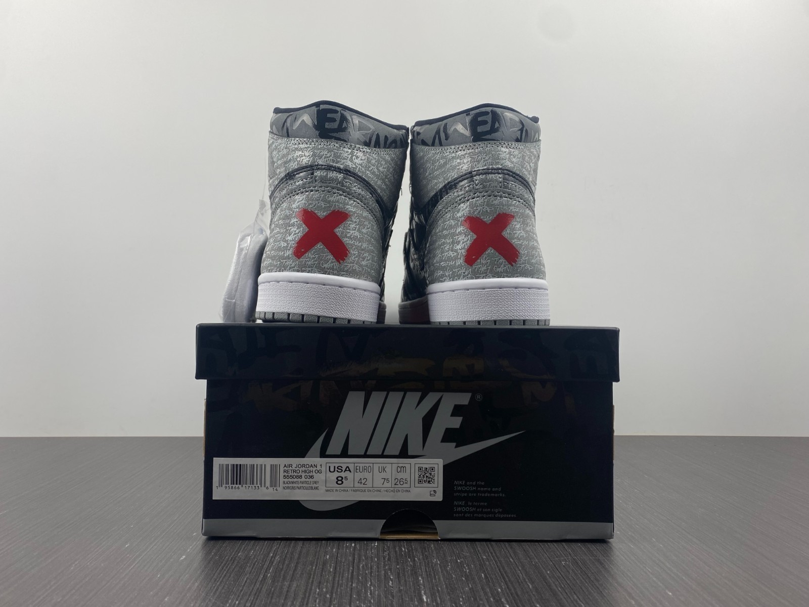 Air Jordan 1 Rebellionaire Banned 555088-036