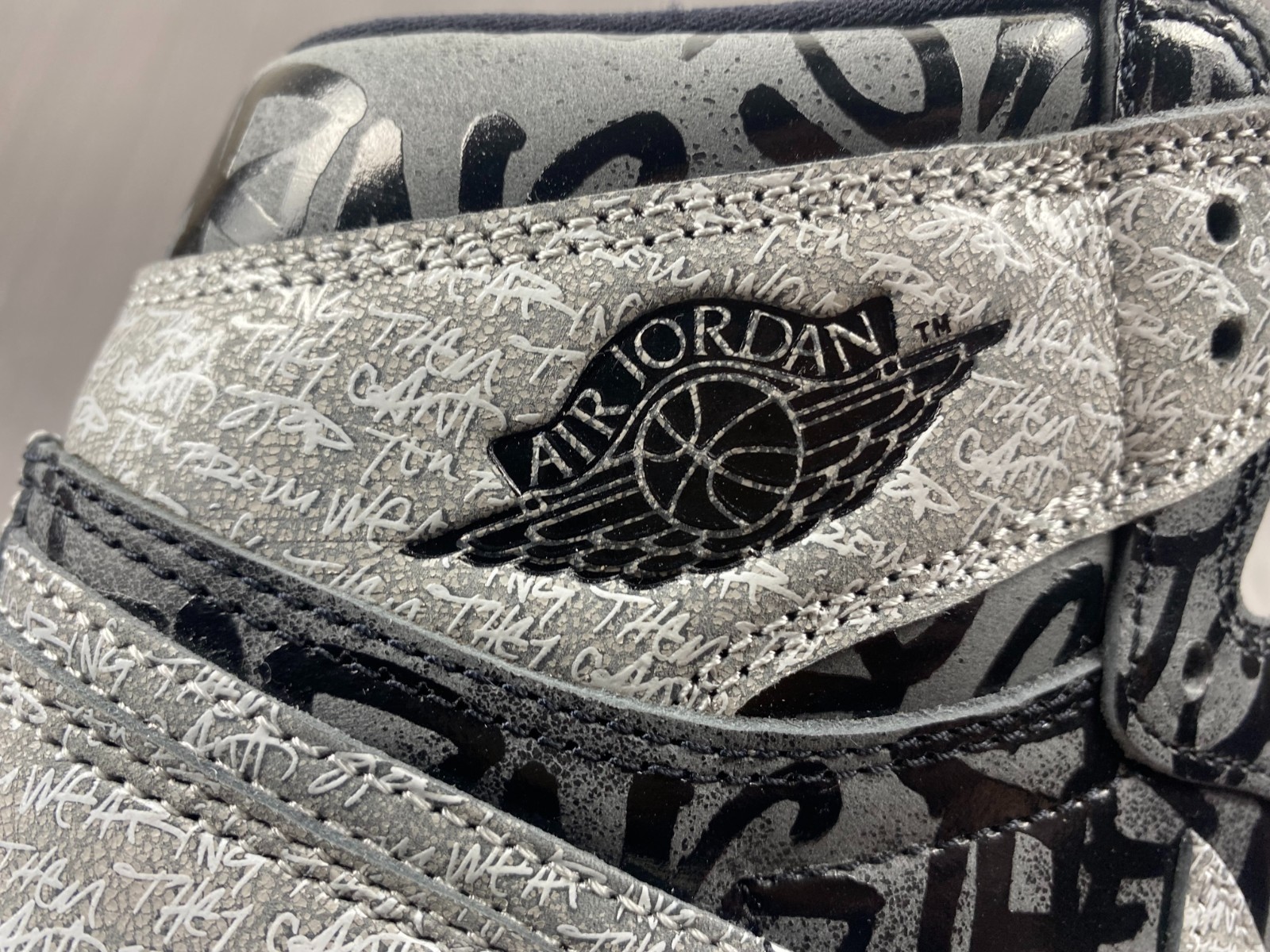Air Jordan 1 Rebellionaire Banned 555088-036