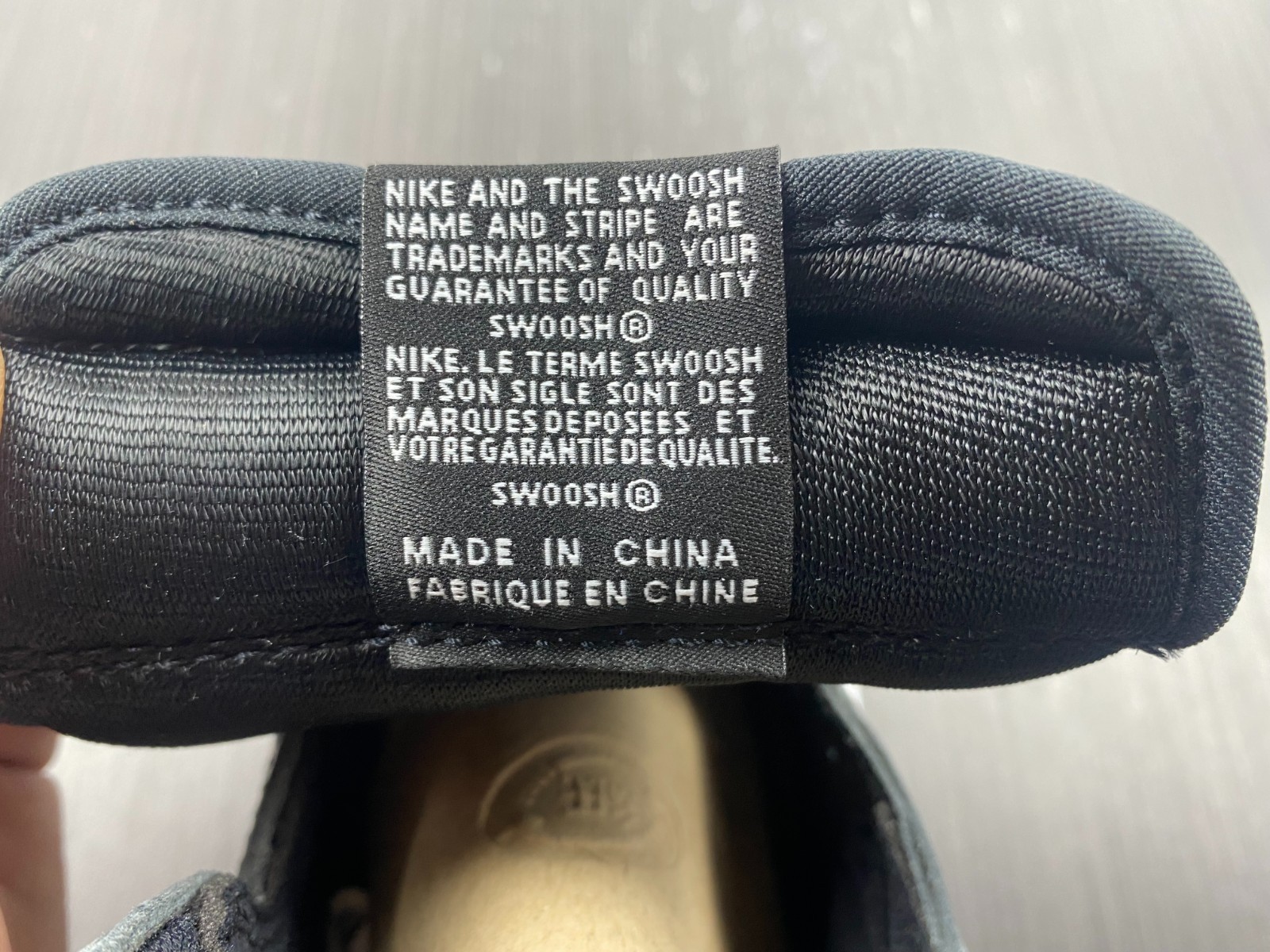 Air Jordan 1 Rebellionaire Banned 555088-036
