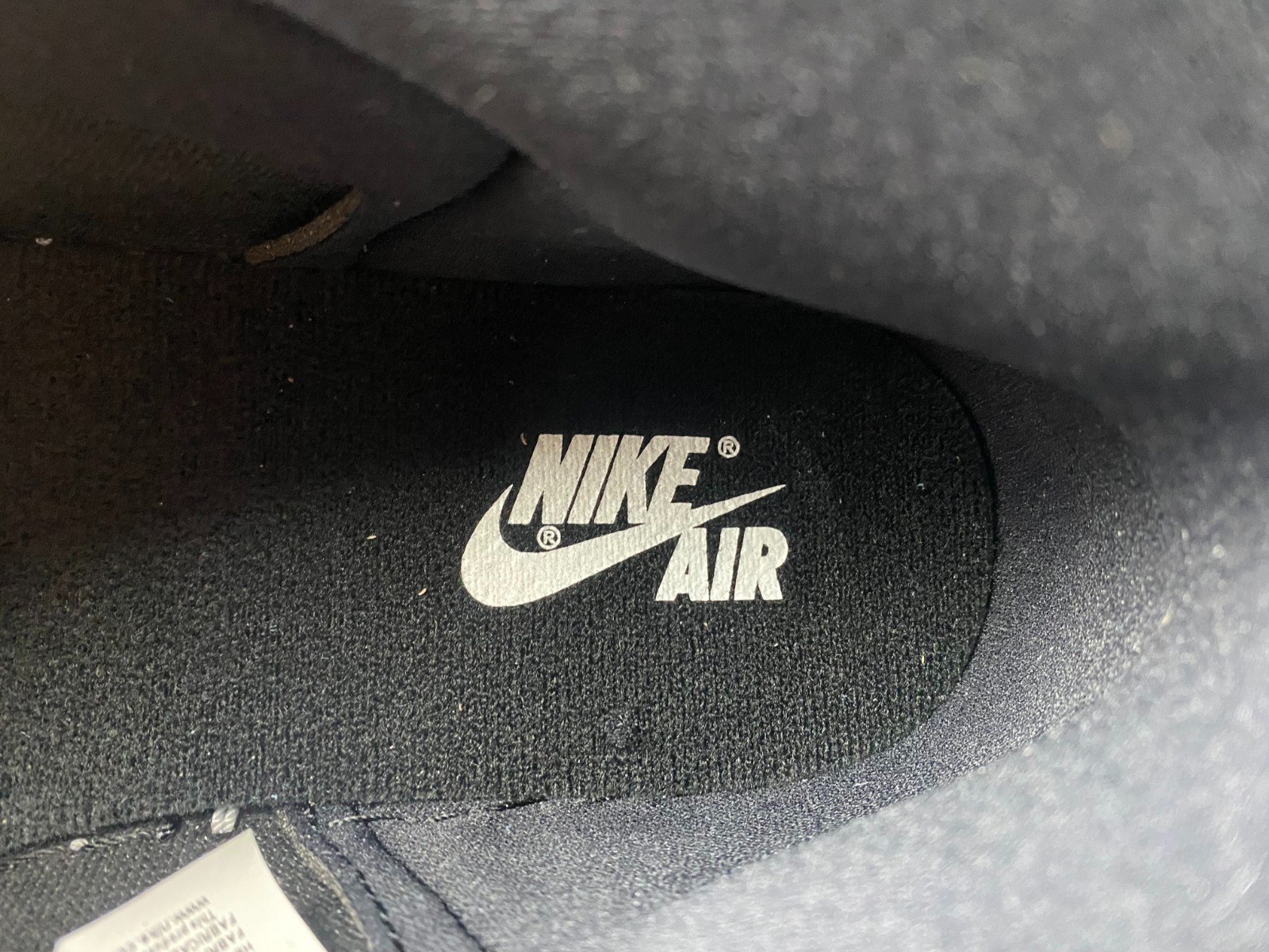 Air Jordan 1 Rebellionaire Banned 555088-036