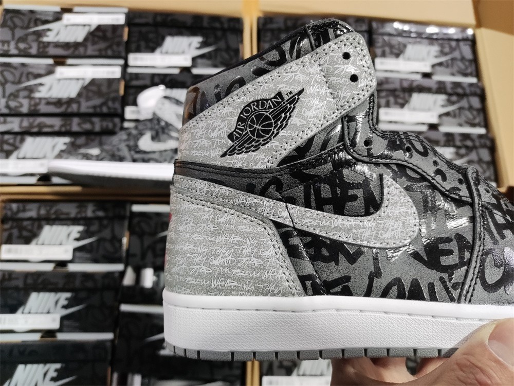 Air Jordan 1 Rebellionaire Banned 555088-036