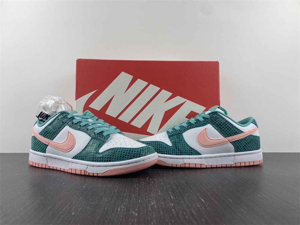 Nike Dunk Low Snakeskin DR8577-300