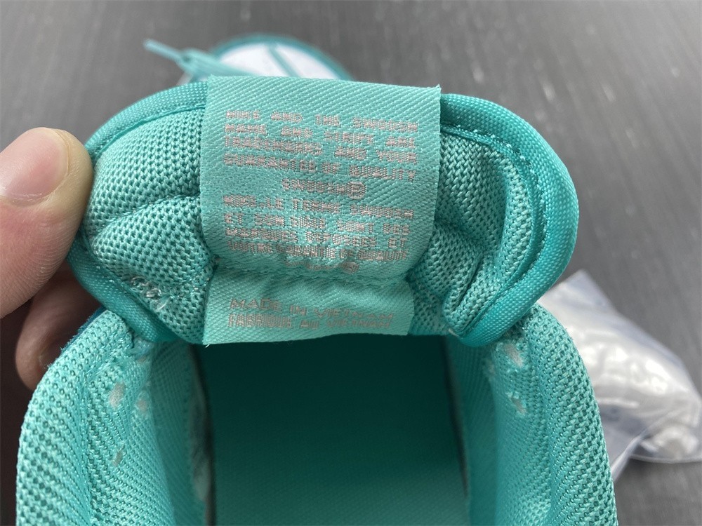 Nike Dunk Low Snakeskin DR8577-300
